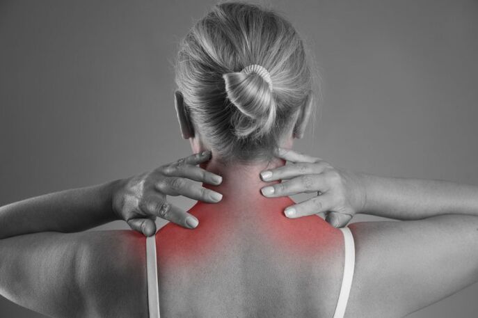 Servikal omurganın osteokondrozunda şiddetli ağrı