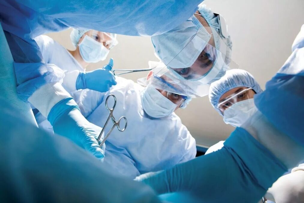 Komplike torasik osteokondroz için ameliyat yapılır