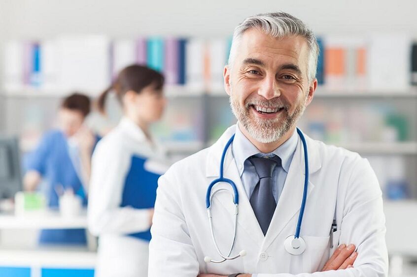 Osteoartriti tedavi eden doktor
